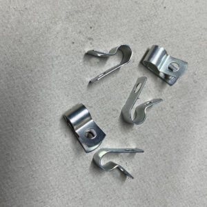 Attaches tuyau de essence, embrayage, frein Diam. 8