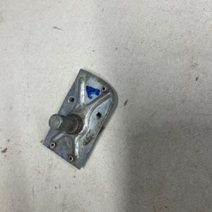 Gâche de porte droite  11M