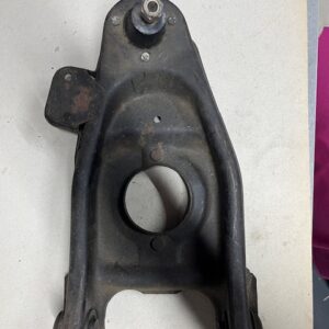 Triangle inf. R8 Gord avec silent block et rotule